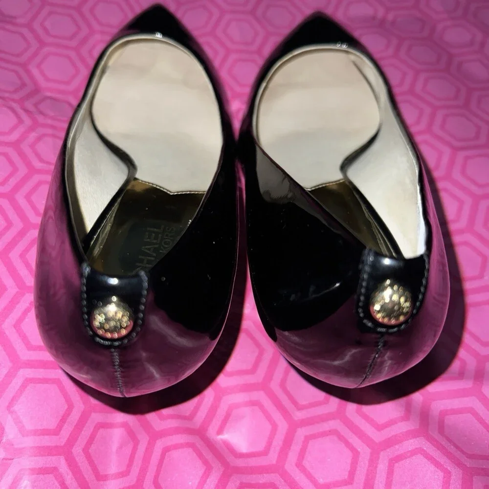 Michael Kors Women’s Pumps 9M Black Patent Leather Heels Pointed Toe